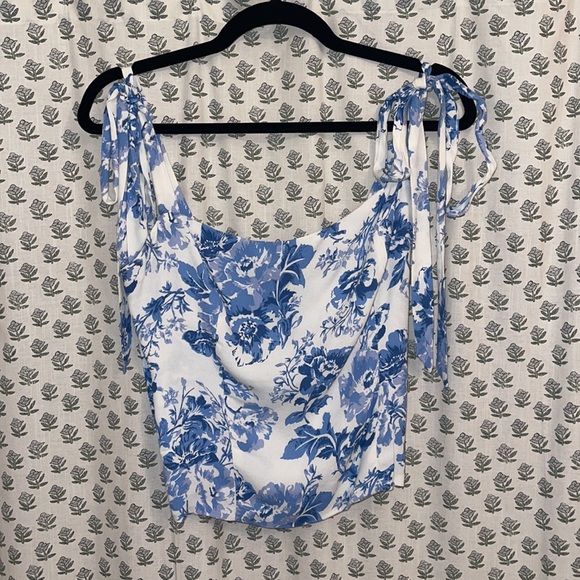 Reformation Floral Top - Size 8 - Picture 4 of 6